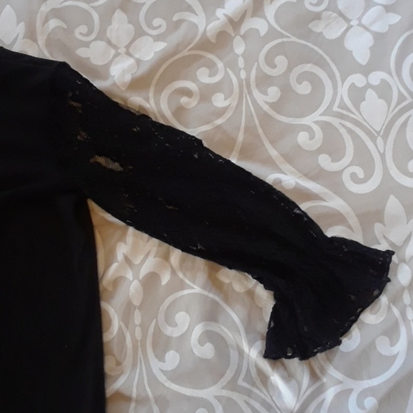 Lace sleeve sweater - Picture 2 of 6